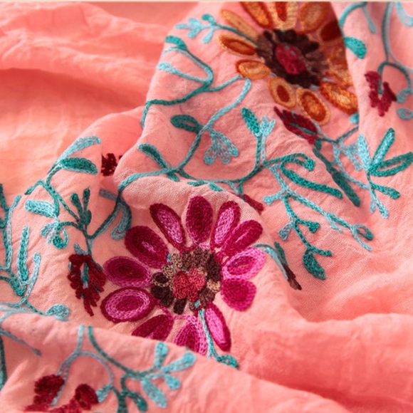 Soft embroidered scarf wrap shawls - Picture 4 of 16